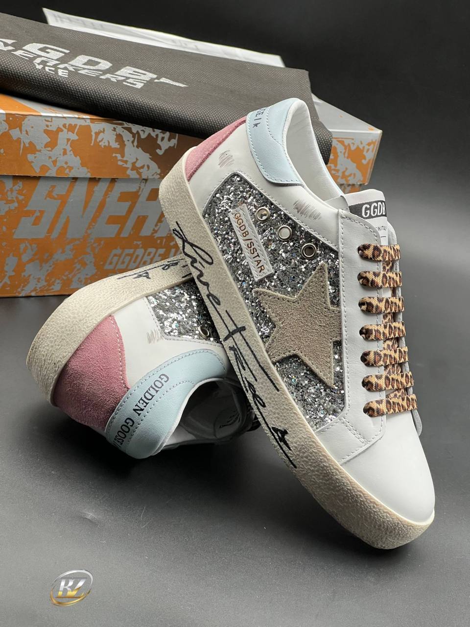 Γυναικεία παπούτσια Golden goose