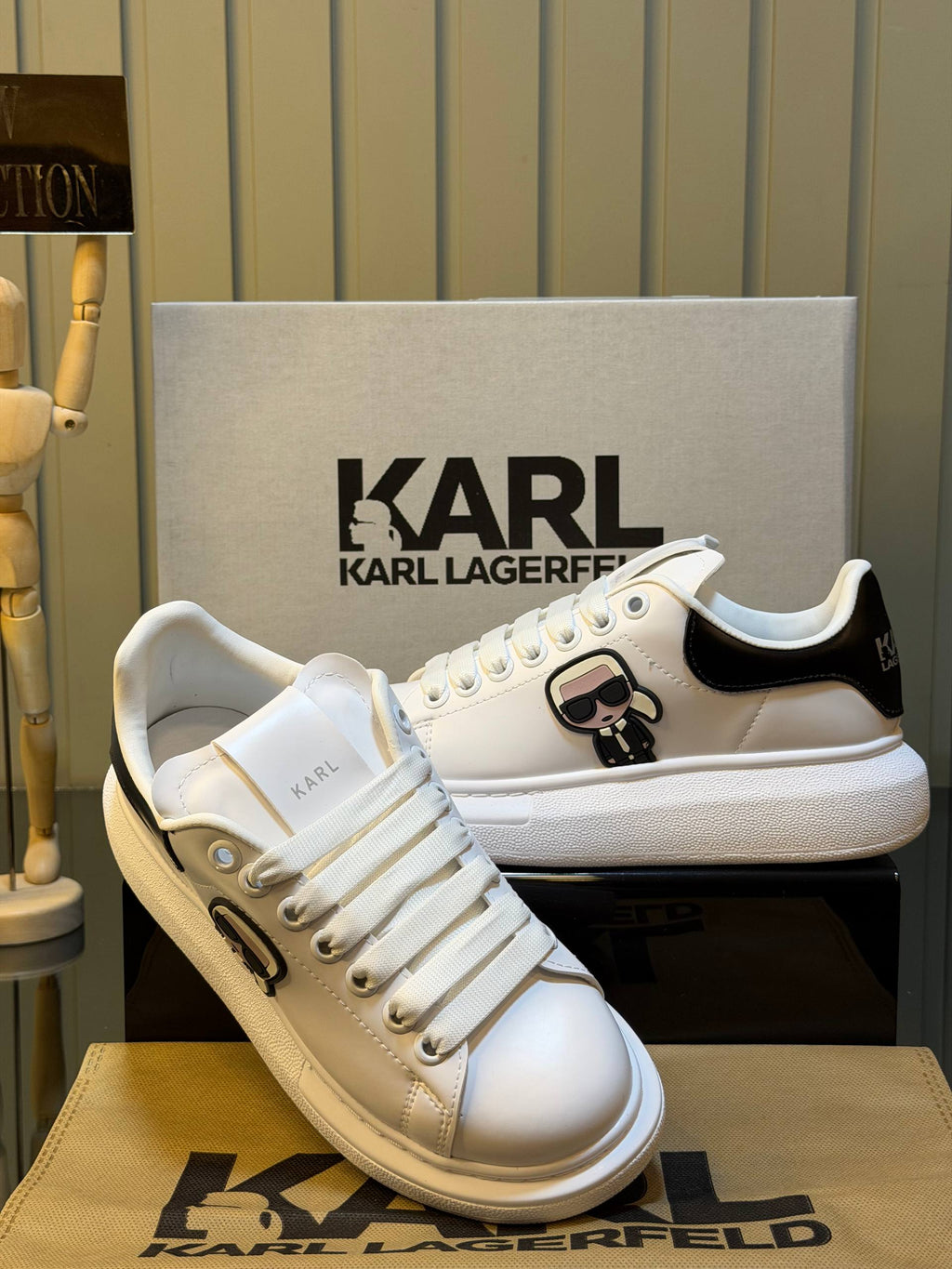 Γυναικεία αθλητικά παπούτσια Karl