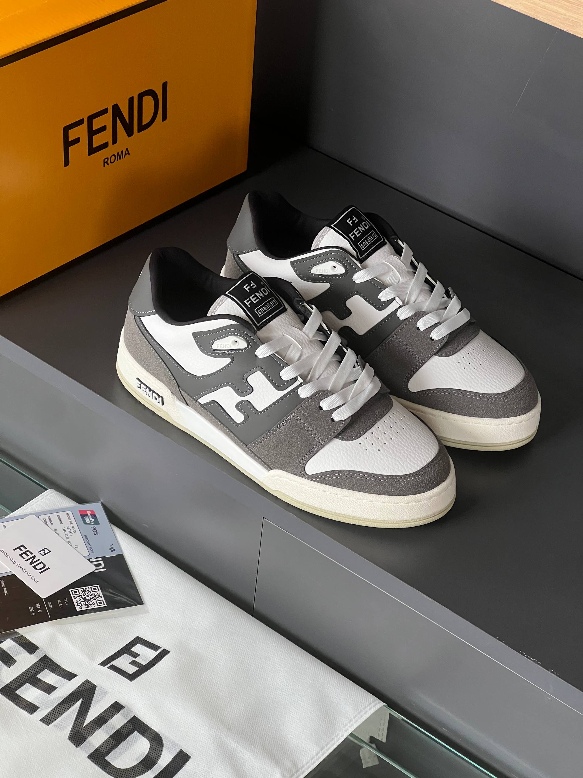 Ανδρικά παπούτσια Fendi