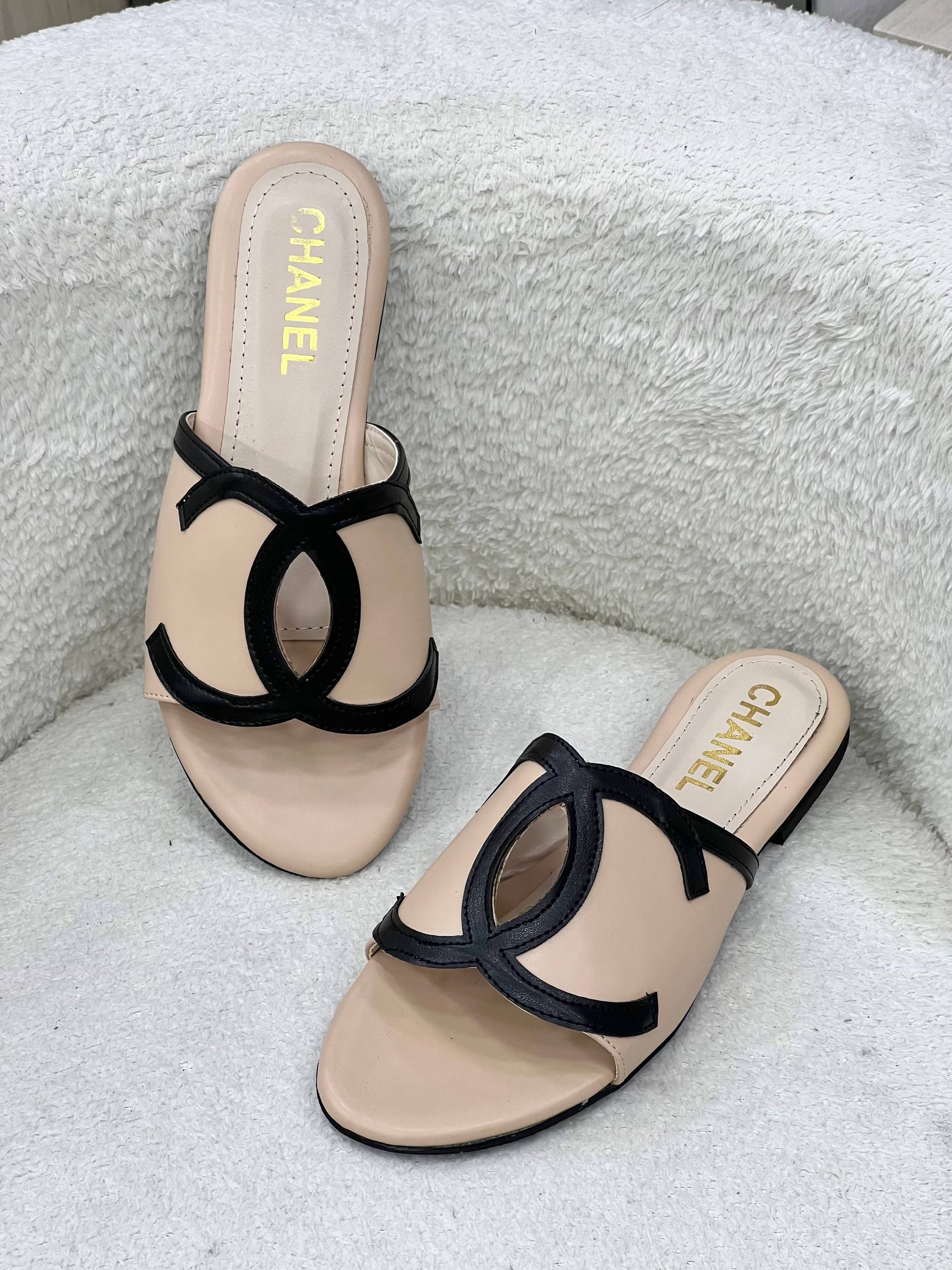 Γυναικείες παντόφλες Chanel