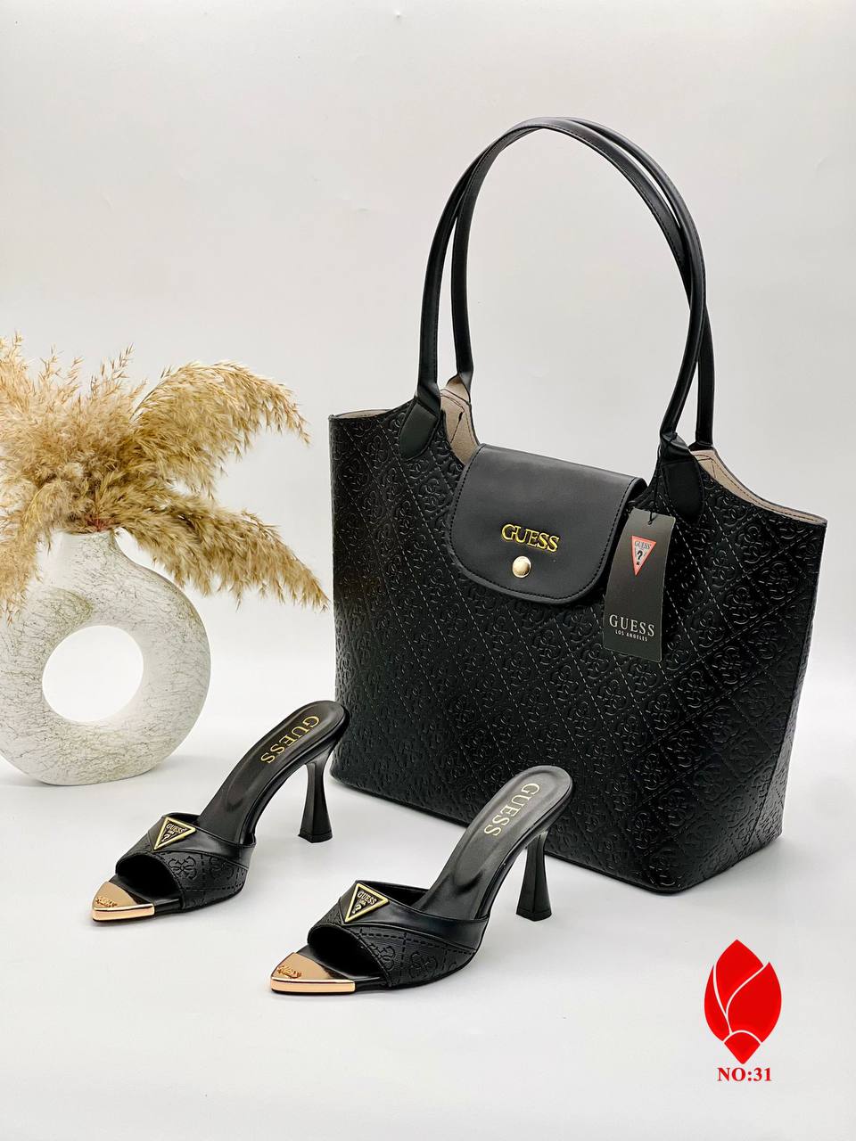 Γυναικεία σετ παπούτσια& τσάντα Guess