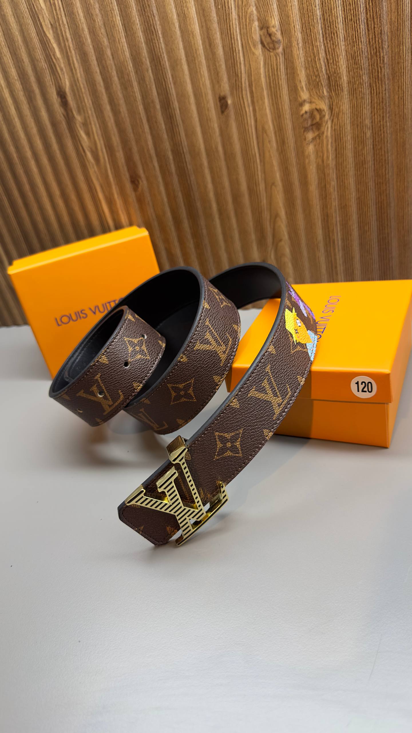 Δερμάτινες ζώνεςLouis Vuitton