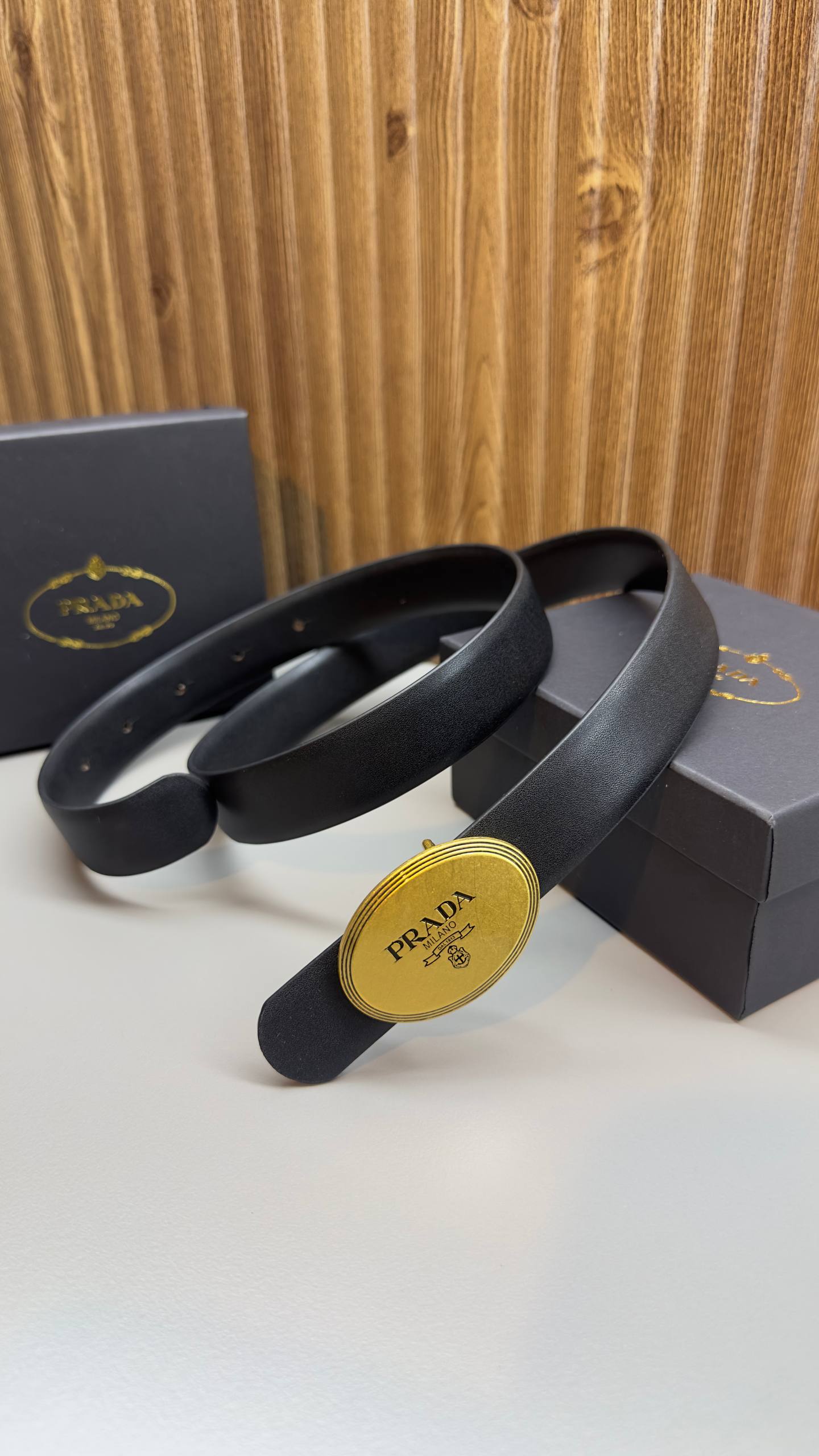 Γυναικεία ζώνη Prada