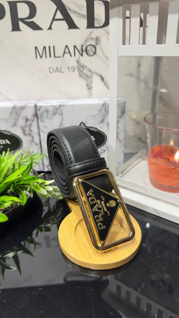 Γυναικεία ζώνη Prada