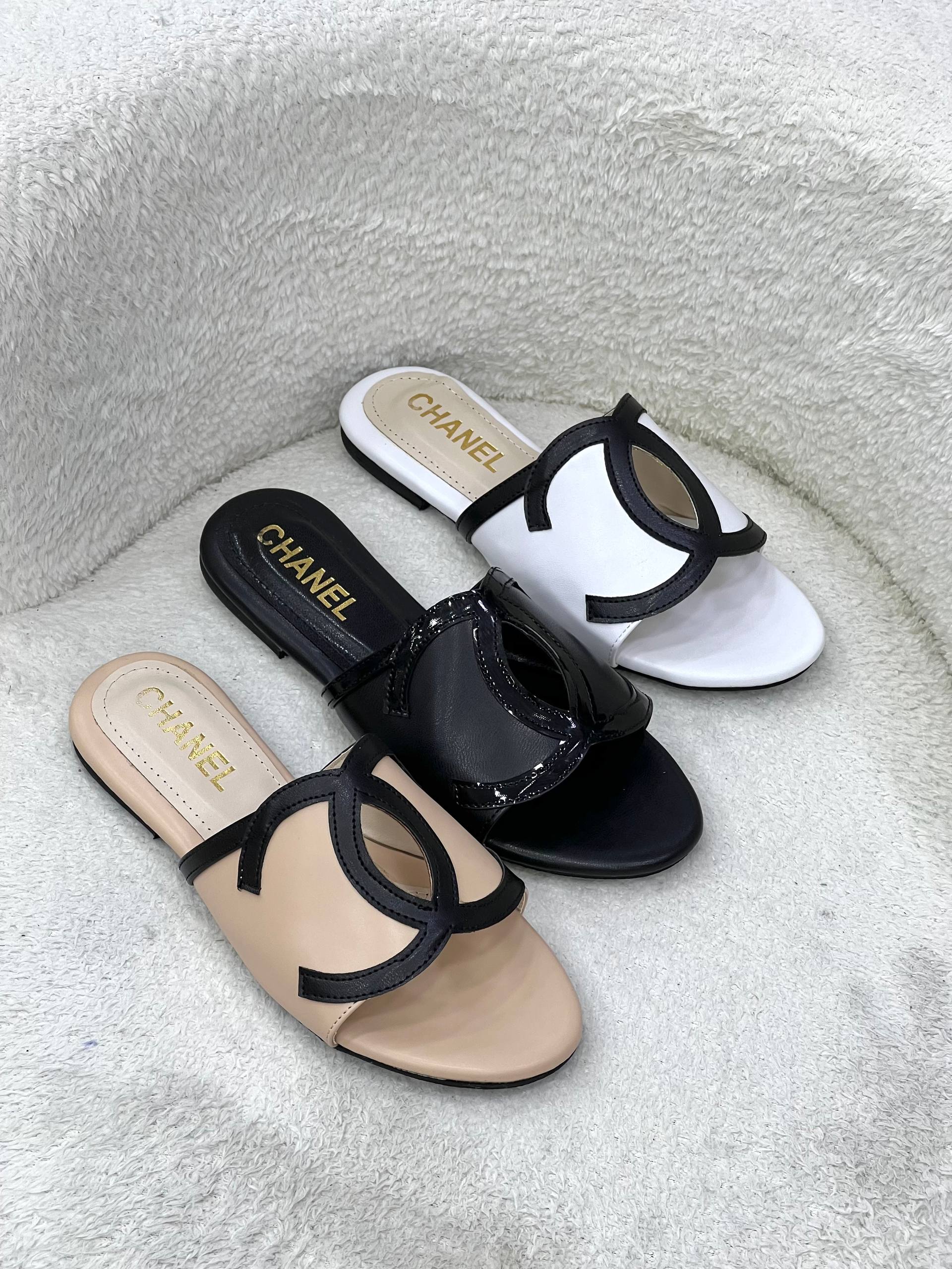 Γυναικείες παντόφλες Chanel