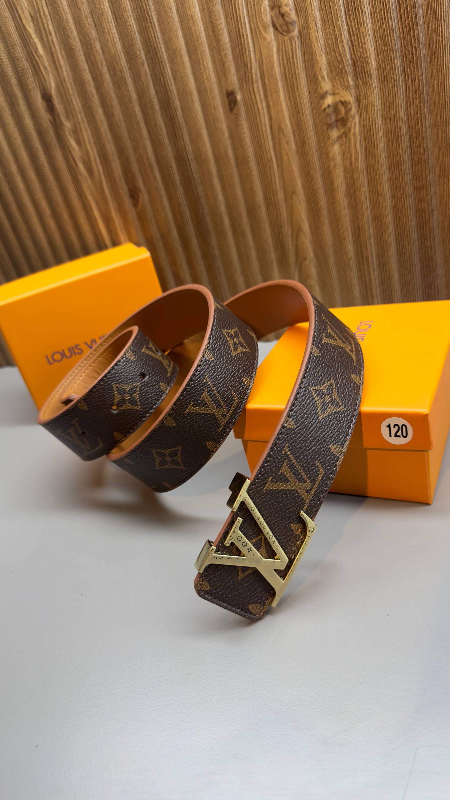 Δερμάτινες ζώνεςLouis Vuitton