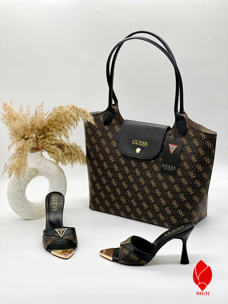 Γυναικεία σετ παπούτσια& τσάντα Guess